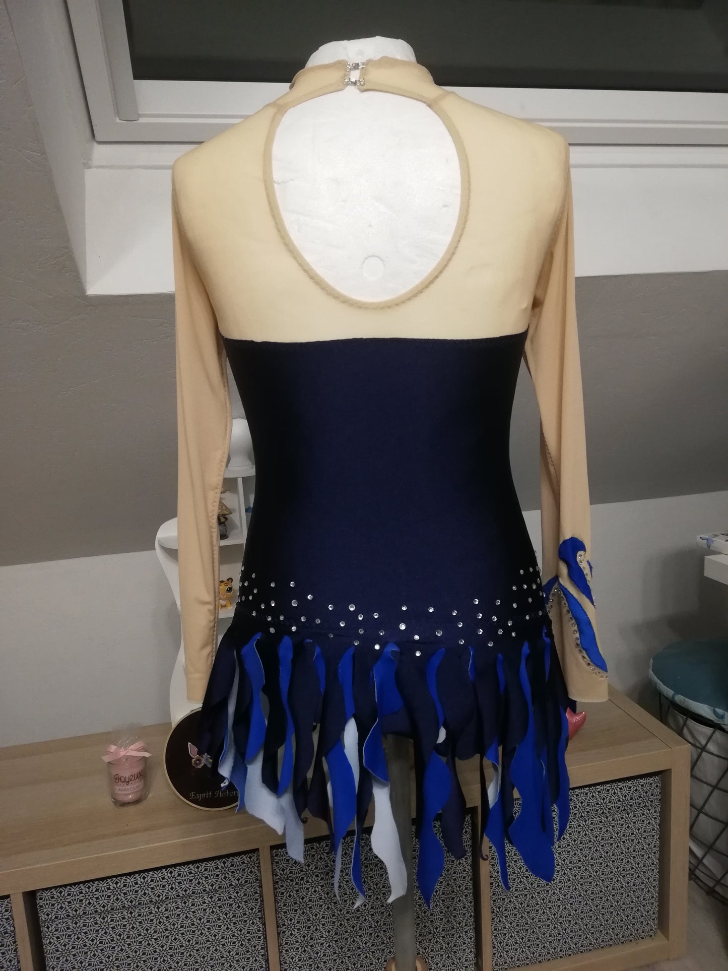 Gymnastique Rythmique - Justaucorps - Bleu et Noir- 8 ans - seconde main