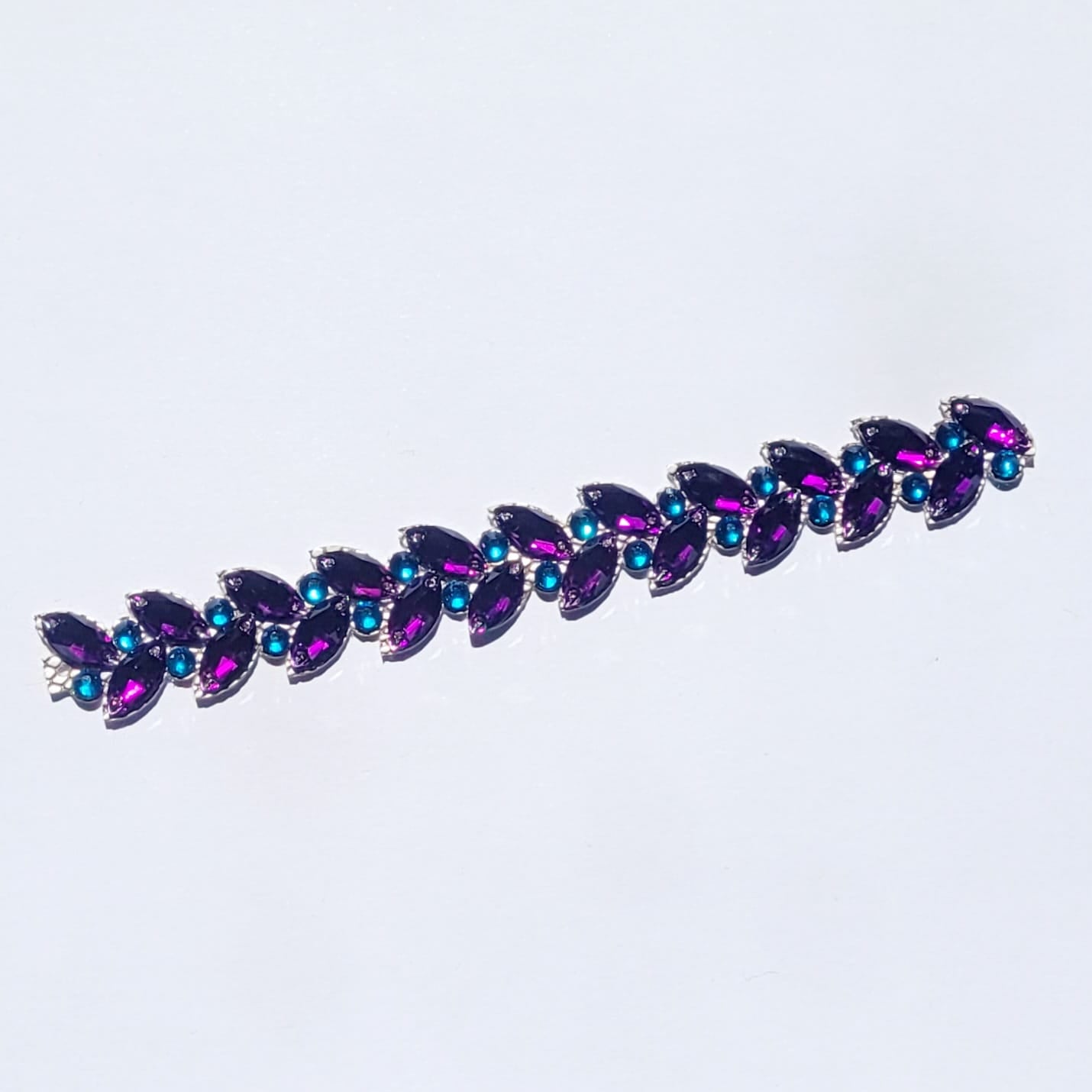 Gymnastique Rythmique - Couronne à chignon doré - "Lière" - Strass Fuchsia et bleu zircon